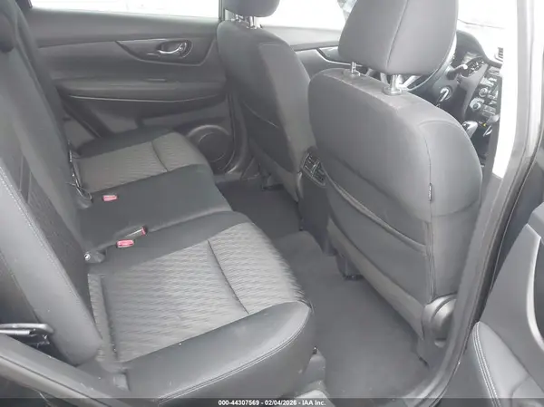 KNMAT2MT8HP616608 2017 NISSAN ROGUE - Image 8