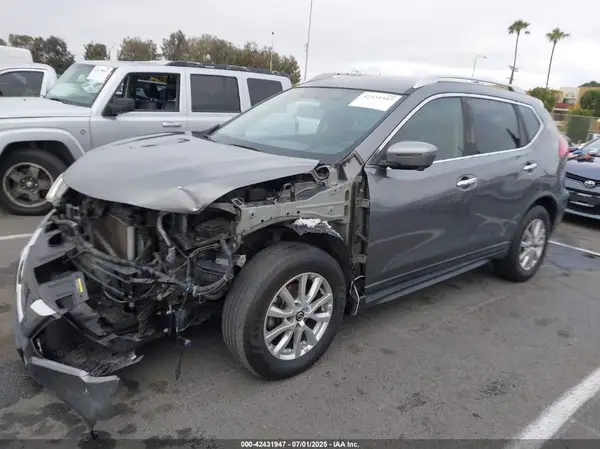 KNMAT2MT8HP617872 2017 NISSAN ROGUE - Image 2