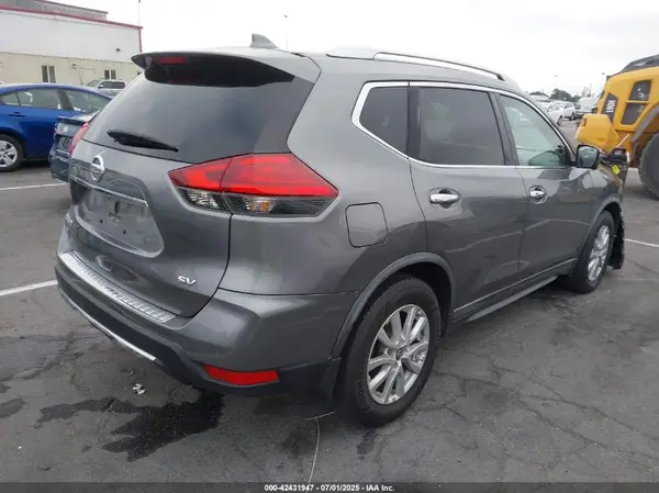 KNMAT2MT8HP617872 2017 NISSAN ROGUE - Image 4