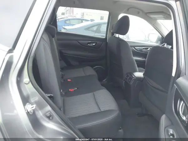 KNMAT2MT8HP617872 2017 NISSAN ROGUE - Image 8