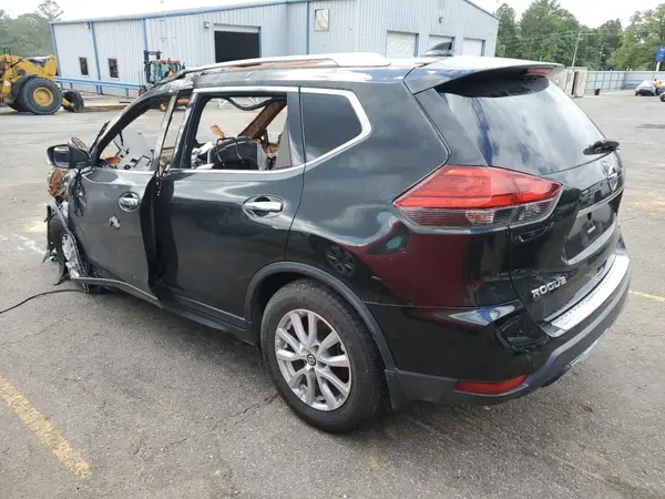 KNMAT2MT8HP619413 2017 NISSAN ROGUE - Image 2