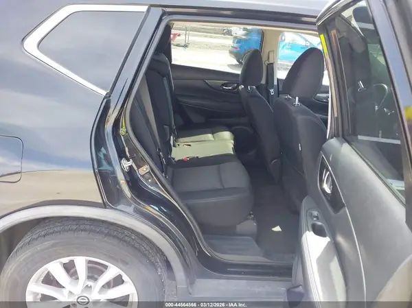 KNMAT2MT8JP500847 2018 NISSAN ROGUE - Image 8