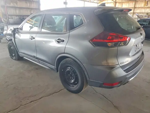 KNMAT2MT8JP502033 2018 NISSAN ROGUE - Image 2