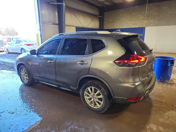 KNMAT2MT8JP504302 2018 NISSAN ROGUE - Image 2