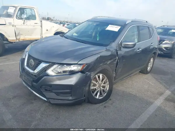 KNMAT2MT8JP509547 2018 NISSAN ROGUE - Image 2