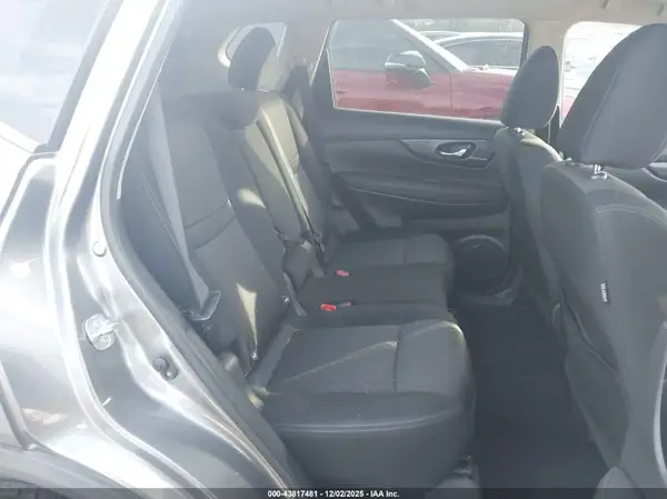 KNMAT2MT8JP509547 2018 NISSAN ROGUE - Image 8