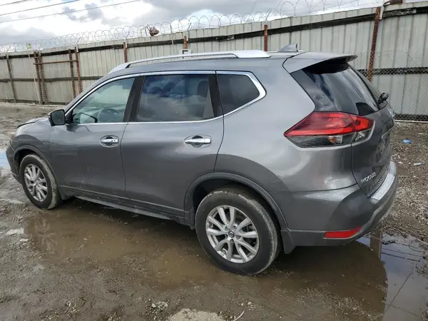 KNMAT2MT8JP511685 2018 NISSAN ROGUE - Image 2
