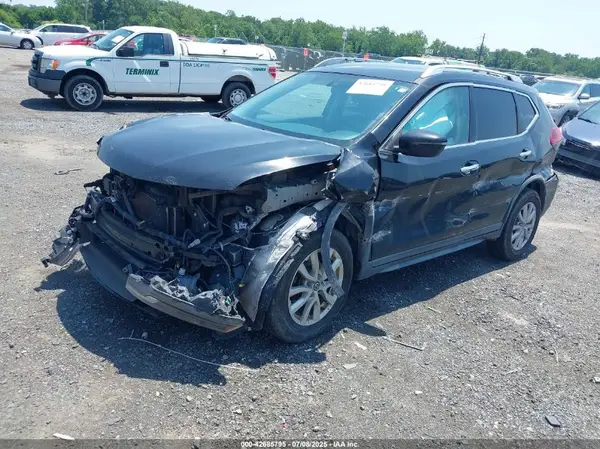 KNMAT2MT8JP511928 2018 NISSAN ROGUE - Image 2