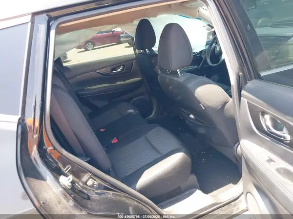KNMAT2MT8JP511928 2018 NISSAN ROGUE - Image 8