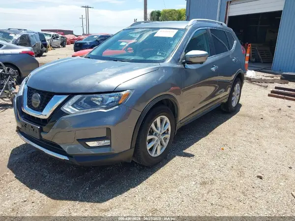 KNMAT2MT8JP512125 2018 NISSAN ROGUE - Image 2