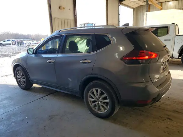 KNMAT2MT8JP518233 2018 NISSAN ROGUE - Image 2