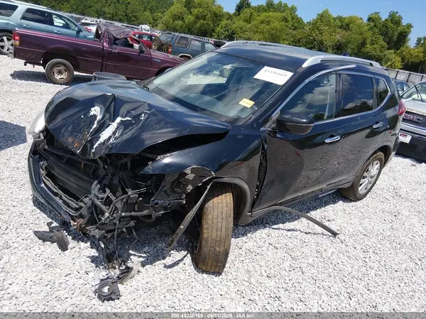 KNMAT2MT8JP519012 2018 NISSAN ROGUE - Image 2