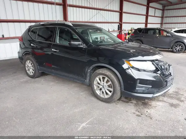 KNMAT2MT8JP519057 2018 NISSAN ROGUE - Image 1