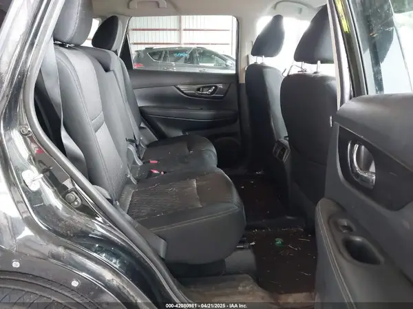 KNMAT2MT8JP519057 2018 NISSAN ROGUE - Image 8