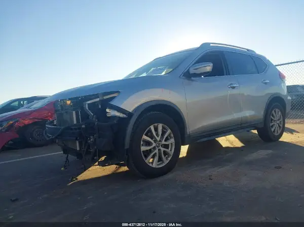 KNMAT2MT8JP523576 2018 NISSAN ROGUE - Image 2
