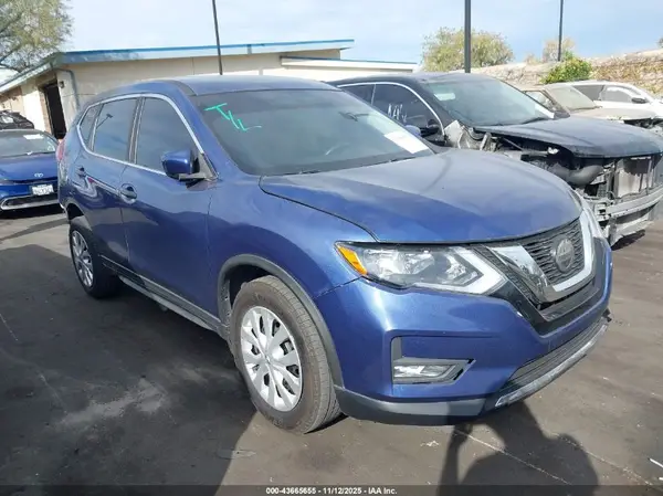KNMAT2MT8JP527823 2018 NISSAN ROGUE