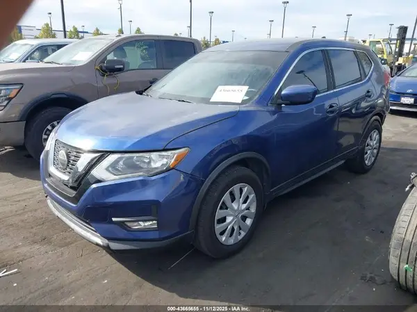KNMAT2MT8JP527823 2018 NISSAN ROGUE - Image 2