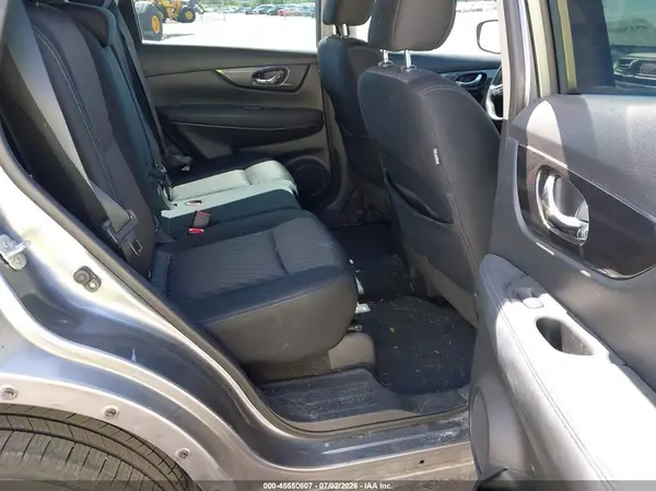 KNMAT2MT8JP529197 2018 NISSAN ROGUE - Image 8