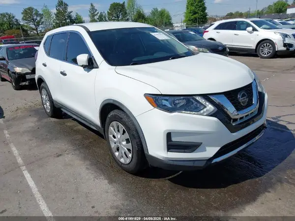 KNMAT2MT8JP529958 2018 NISSAN ROGUE - Image 1