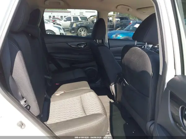 KNMAT2MT8JP529958 2018 NISSAN ROGUE - Image 8