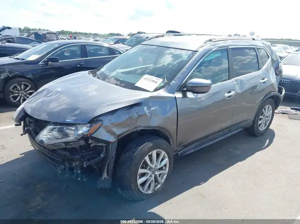 KNMAT2MT8JP533248 2018 NISSAN ROGUE - Image 2