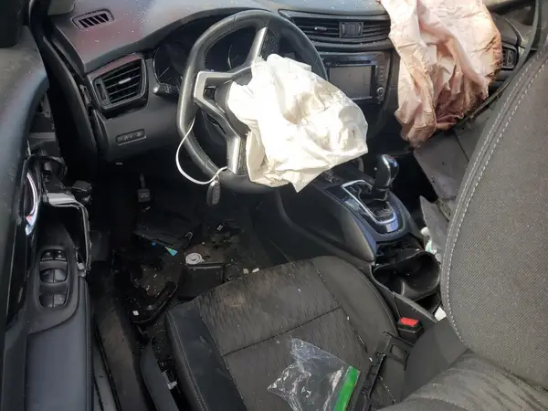 KNMAT2MT8JP536117 2018 NISSAN ROGUE - Image 8