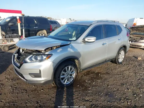 KNMAT2MT8JP537610 2018 NISSAN ROGUE - Image 2