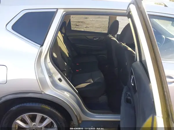 KNMAT2MT8JP537610 2018 NISSAN ROGUE - Image 8