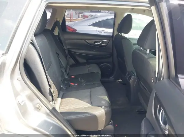 KNMAT2MT8JP538255 2018 NISSAN ROGUE - Image 8