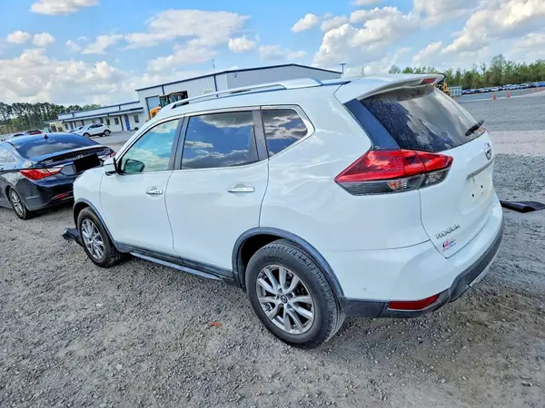 KNMAT2MT8JP539499 2018 NISSAN ROGUE - Image 2