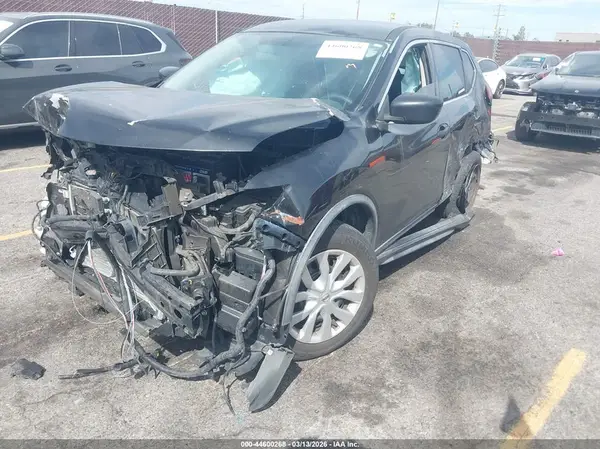 KNMAT2MT8JP542855 2018 NISSAN ROGUE - Image 2