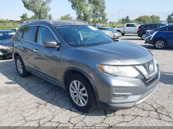 KNMAT2MT8JP548915 2018 NISSAN ROGUE - Image 1