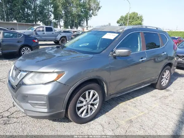 KNMAT2MT8JP548915 2018 NISSAN ROGUE - Image 2