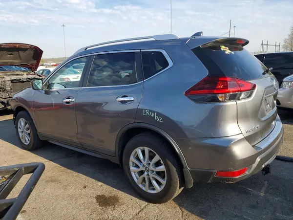 KNMAT2MT8JP553421 2018 NISSAN ROGUE - Image 2