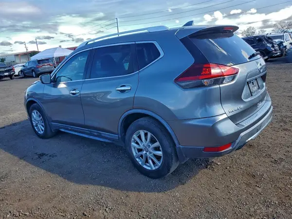 KNMAT2MT8JP553774 2018 NISSAN ROGUE - Image 2