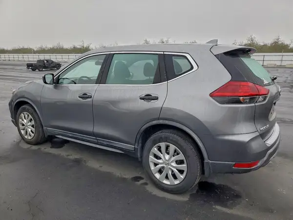 KNMAT2MT8JP555251 2018 NISSAN ROGUE - Image 2