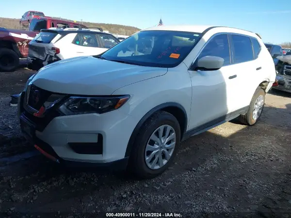 KNMAT2MT8JP555654 2018 NISSAN ROGUE - Image 2