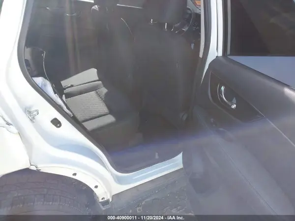 KNMAT2MT8JP555654 2018 NISSAN ROGUE - Image 8
