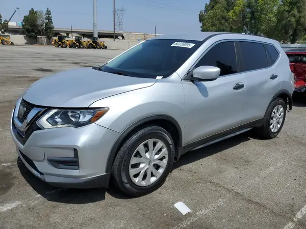 KNMAT2MT8JP560644 2018 NISSAN ROGUE - Image 1