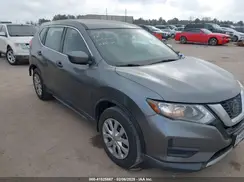 KNMAT2MT8JP560675 2018 NISSAN ROGUE
