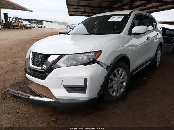 KNMAT2MT8JP562264 2018 NISSAN ROGUE - Image 2