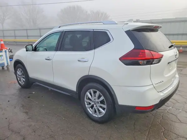 KNMAT2MT8JP564712 2018 NISSAN ROGUE - Image 2