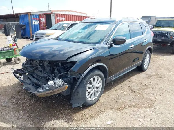KNMAT2MT8JP568808 2018 NISSAN ROGUE - Image 2