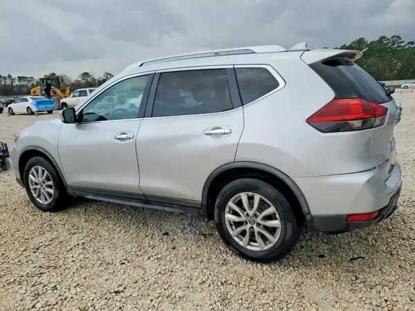 KNMAT2MT8JP569358 2018 NISSAN ROGUE - Image 2