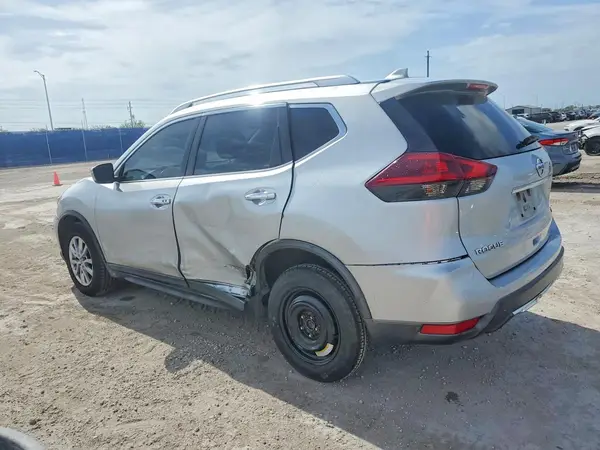 KNMAT2MT8JP569411 2018 NISSAN ROGUE - Image 2