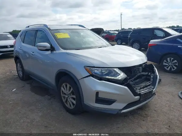 KNMAT2MT8JP572129 2018 NISSAN ROGUE - Image 1