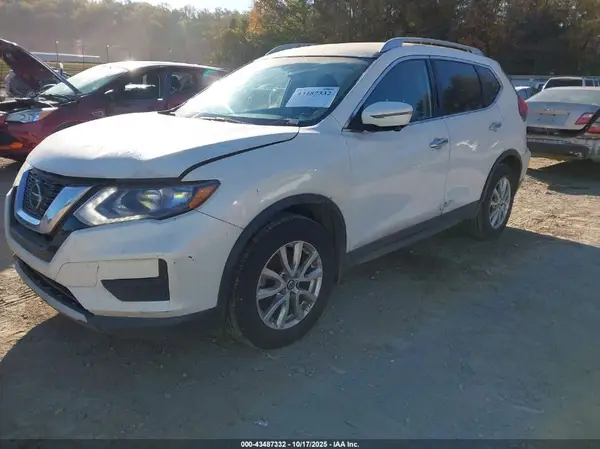 KNMAT2MT8JP577363 2018 NISSAN ROGUE - Image 2