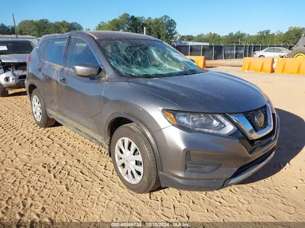 KNMAT2MT8JP578822 2018 NISSAN ROGUE - Image 1