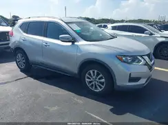 KNMAT2MT8JP580960 2018 NISSAN ROGUE