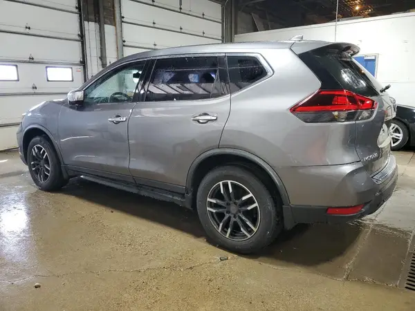 KNMAT2MT8JP582675 2018 NISSAN ROGUE - Image 2